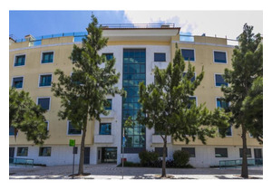 Luxurious 4 bedroom Duplex apartment
