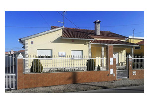 15 min to the main beaches of Aroeira and Costa da Caparica