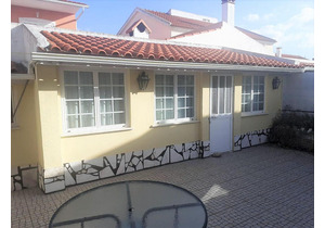 15 min to the main beaches of Aroeira and Costa da Caparica