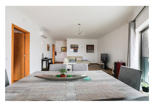 Lagos 2 bed Apartment, great location walking distance to all amenitie