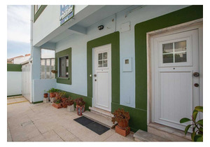Villa with two independent entrances