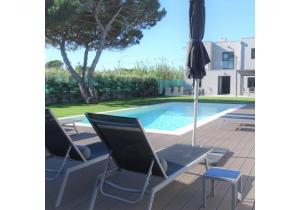 Contemporary villa for sale in Lisbon, Portugal