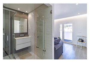 Three-bedroom apartment near the sea