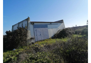 15000m2 land ideal for campervan park