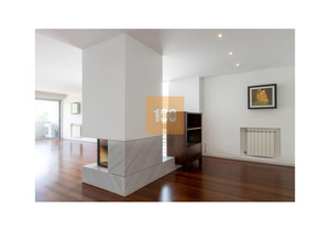 Luxury 4 bedroom apartment in Porto