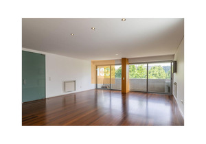 Luxury 4 bedroom apartment in Porto