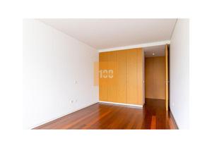 Luxury 4 bedroom apartment in Porto