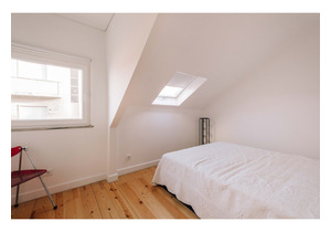 Bright 2-bedroom apartment for sale in Lisbon
