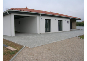 New 3 bedroom, 2 bath, highly efficient and mobility friendly home near Coimbra.