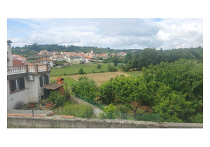 3 bedroom village house with a garage and annexes in central portugal