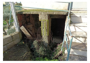 2 bedrrom village house to be restored in central Portugal