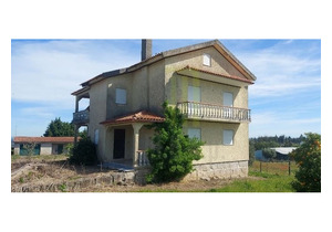 4 bedroom house ready to move into with 3,564 m2 of land