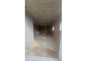 6 bedroom house partially built with an approved project