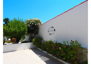 Lakeview 4 Bed - class-A renovated Villa
