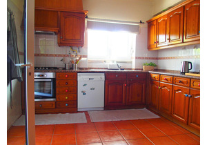 Lakeview 4 Bed - class-A renovated Villa