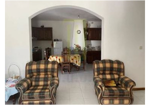 8 bedroom detached house in São Sebastião da Feira 5 minutes from the river beach