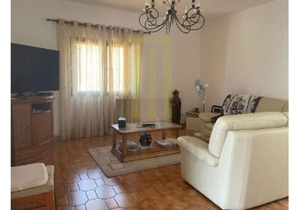8 bedroom detached house in São Sebastião da Feira 5 minutes from the river beach