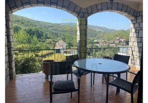 8 bedroom detached house in São Sebastião da Feira 5 minutes from the river beach