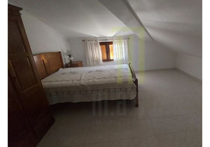 8 bedroom detached house in São Sebastião da Feira 5 minutes from the river beach