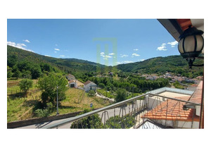 8 bedroom detached house in São Sebastião da Feira 5 minutes from the river beach