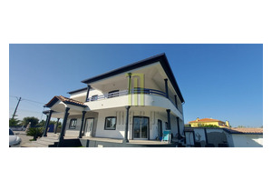 5 bedroom detached house, ready to move into and semi-furnished