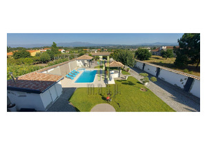5 bedroom detached house, ready to move into and semi-furnished
