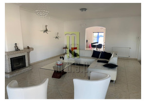 5 bedroom detached house, ready to move into and semi-furnished