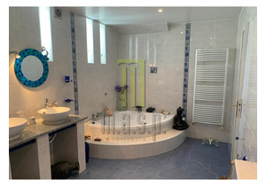 5 bedroom detached house, ready to move into and semi-furnished