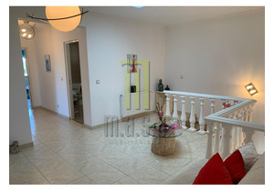 5 bedroom detached house, ready to move into and semi-furnished