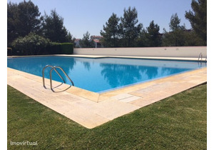 Stunning modern 3 bed apartment in private gated complex