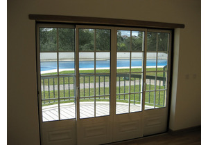 Stunning modern 3 bed apartment in private gated complex