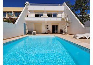 Semi Detached Sea View Townhouse  /  Moradia geminada Vista Mar