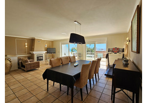 Semi Detached Sea View Townhouse  /  Moradia geminada Vista Mar