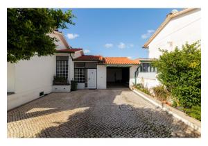 Detached 4-bedroom house in Gândara dos Olivais, Leiria.