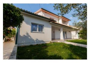 Detached 4-bedroom house in Gândara dos Olivais, Leiria.