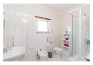 Detached 4-bedroom house in Gândara dos Olivais, Leiria.