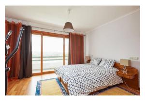 3 bed semi-detached house in private gated complex with pool
