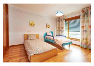 3 bed semi-detached house in private gated complex with pool