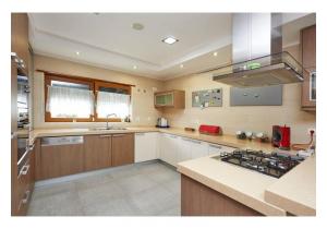 3 bed semi-detached house in private gated complex with pool