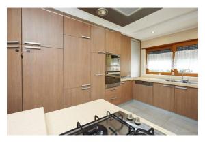 3 bed semi-detached house in private gated complex with pool