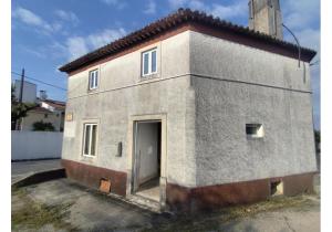3 bedroom house + attic in Carapinheira, Montemor
