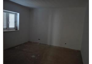 Bank Property, Unfinished 4 Bedroom House in Cadima