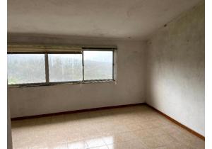 Bank Property, 2 Bedroom House in Góis