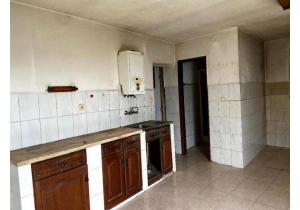Bank Property, 2 Bedroom House in Góis