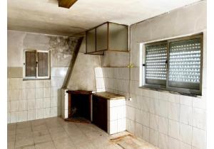 Bank Property, 2 Bedroom House in Góis