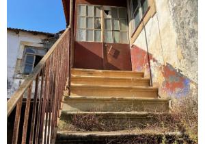 Bank Property, Detached House to Renovate