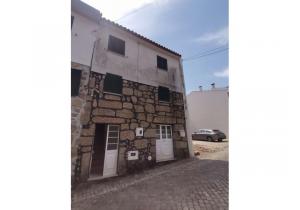 Bank Property, House in Candosa, Tábua