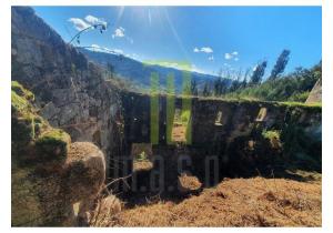 Farm with 2 granite stoned houses in ruins to be rebuilt