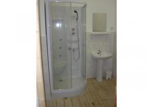 8-bed all ensuite Villa with land