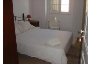 8-bed all ensuite Villa with land